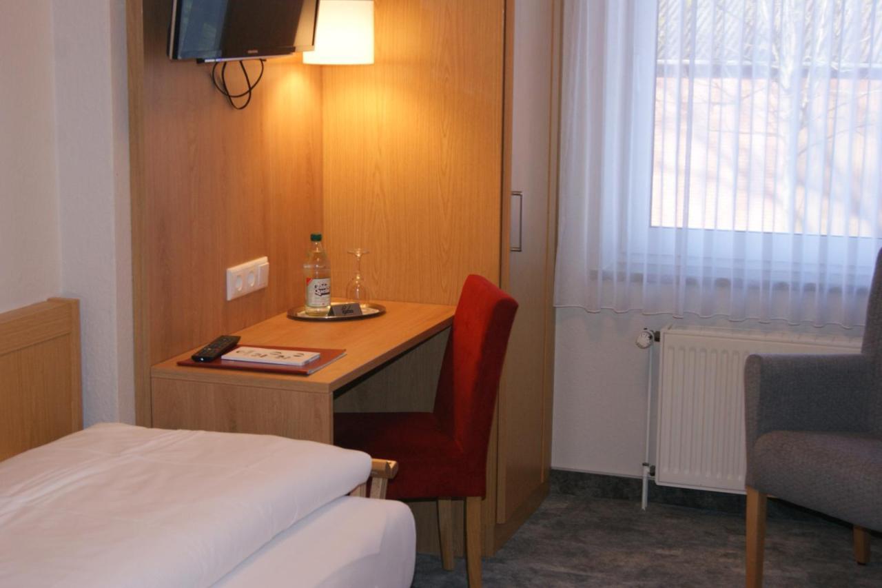 Land-Gut-Hotel Allerhof Frankenfeld Buitenkant foto