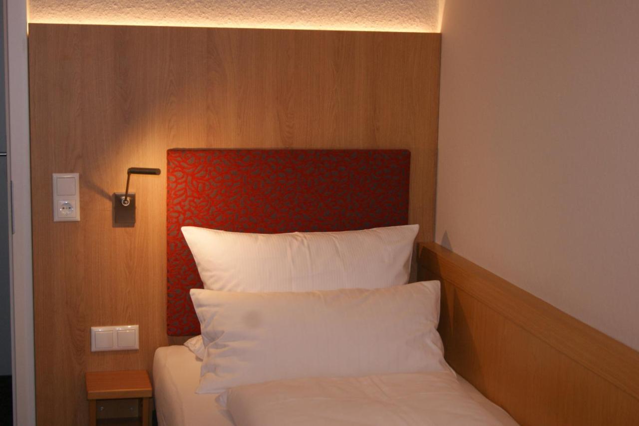 Land-Gut-Hotel Allerhof Frankenfeld Buitenkant foto